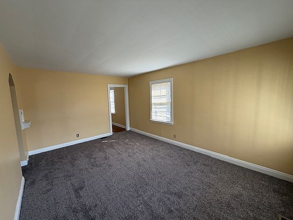 3rd image of 4513 Lonsdale Ave