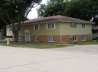 2653 Harvey St, Charles City, IA 50616