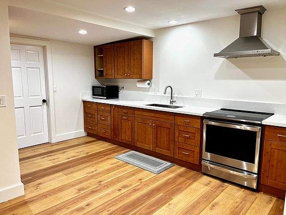 Brand new kitchen and appliances. Kitchen is fully stocked for all your cooking needs