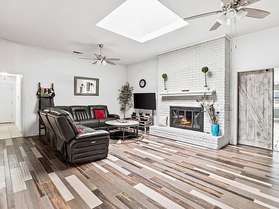 3rd image of 226 Cornelius Rd