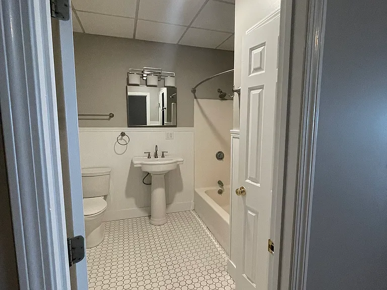 10 Franklin Ct #1 — Photo 10