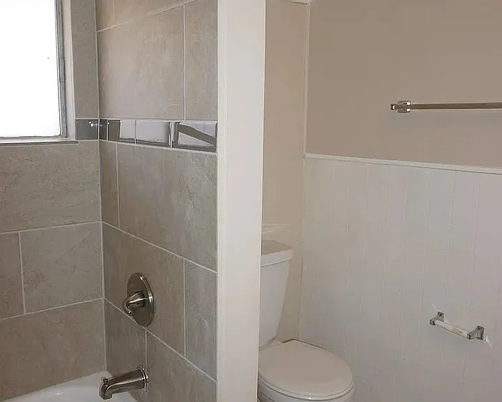 838 E Adams St #1 — Photo 8