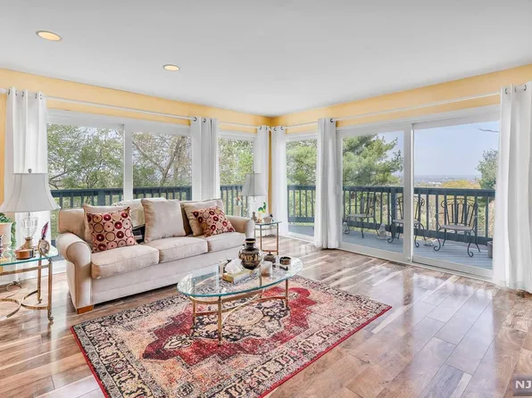 39 Skyview Ter #8F, Clifton, NJ 07013