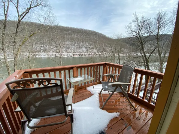 1154 River Dr #1156, Franklin, PA 16323