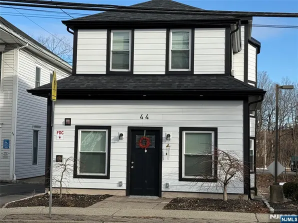 44 N Central Ave, Ramsey, NJ 07446