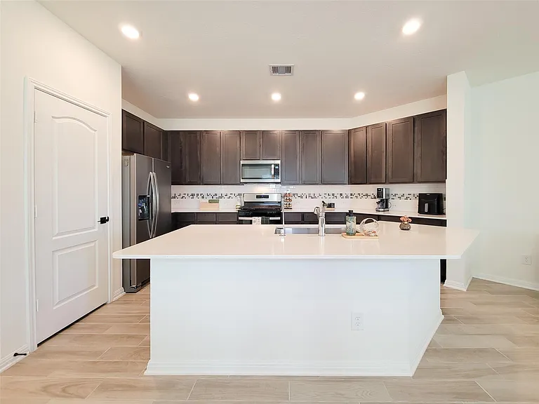 8214 Leisure Point Dr — Photo 11