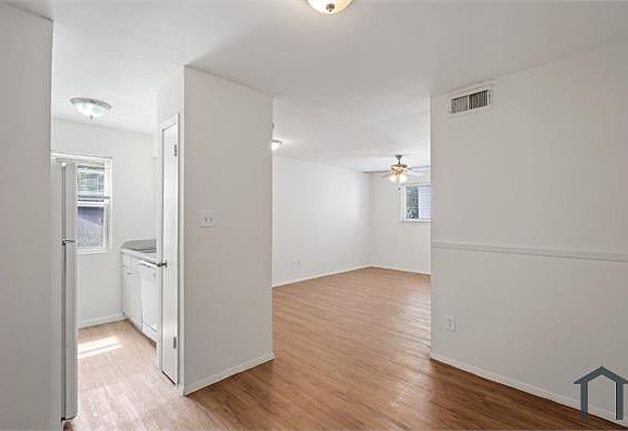 4th image of 4105 Speedway APT 202