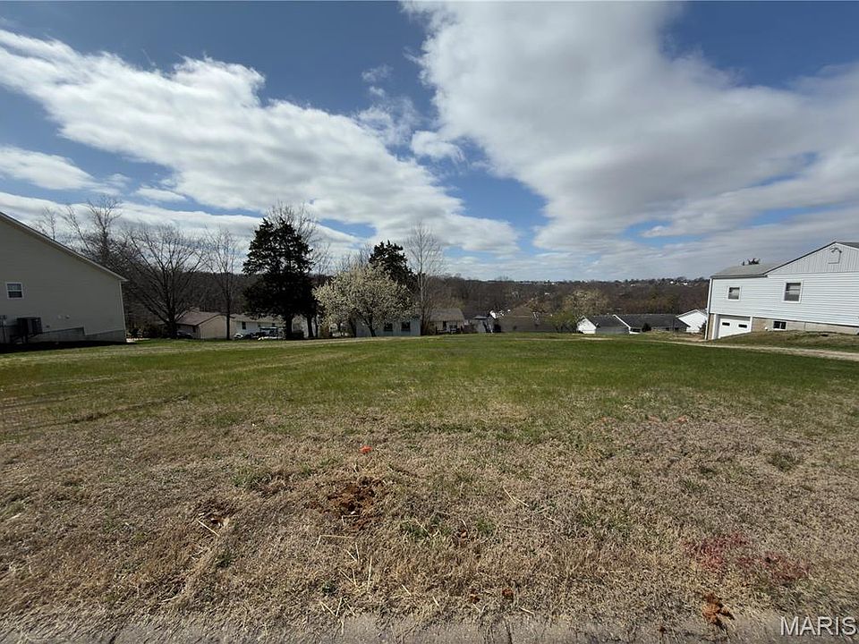 1st image of 1083 Bieker Rd