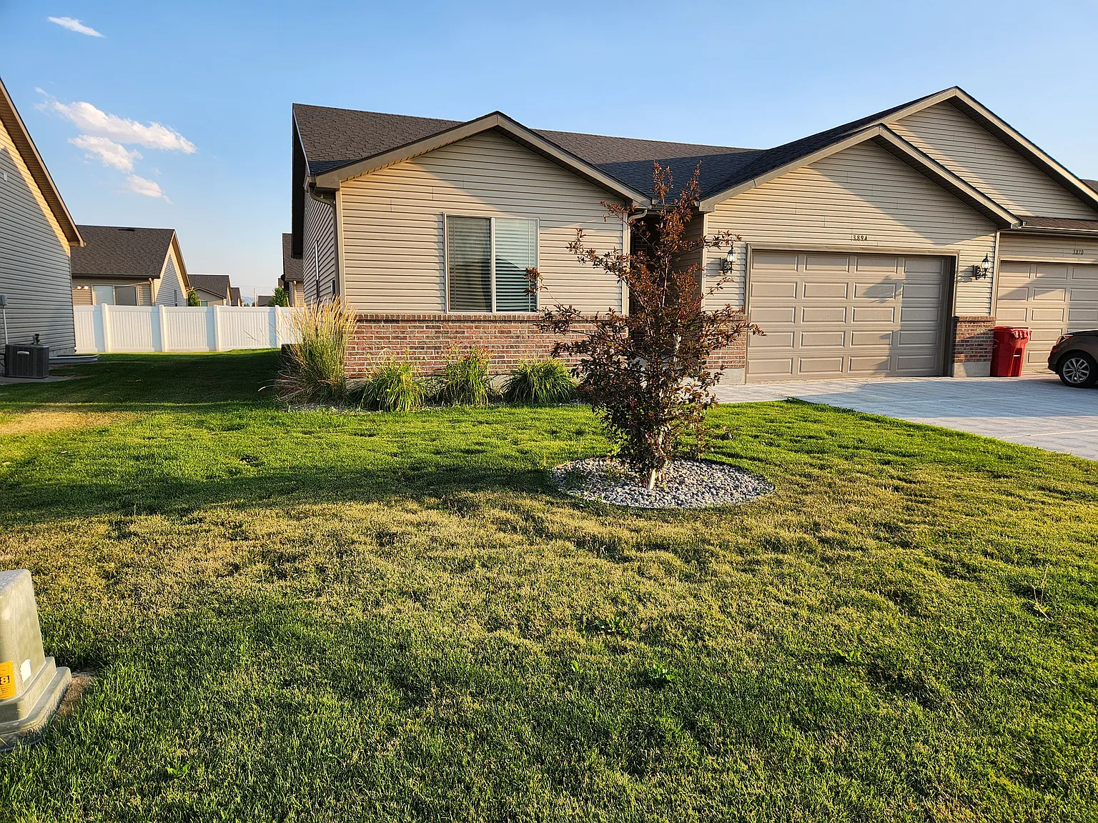 3 Bed 2 Bath Twinhome for RENT — Photo 2