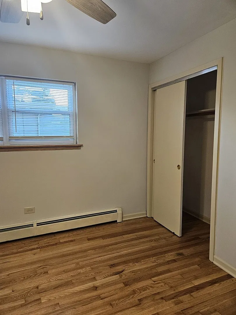 3 bed, 1.5 bath, 1200 sqft, $2,300 — Photo 4