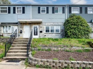 110 W Jackson St, Fleetwood, PA 19522