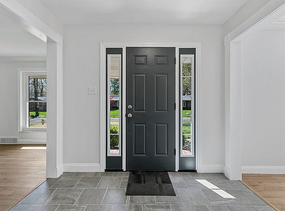 3rd image of 10229 Lylewood Dr