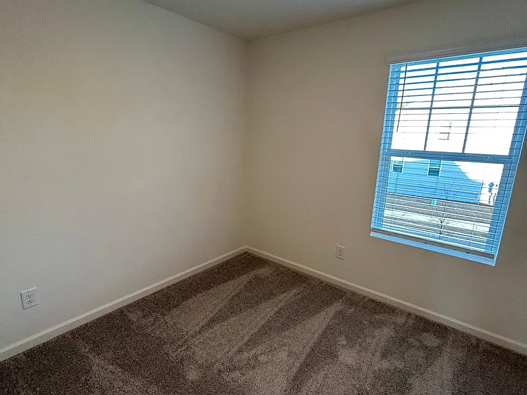 69 Rydal Way — Photo 10