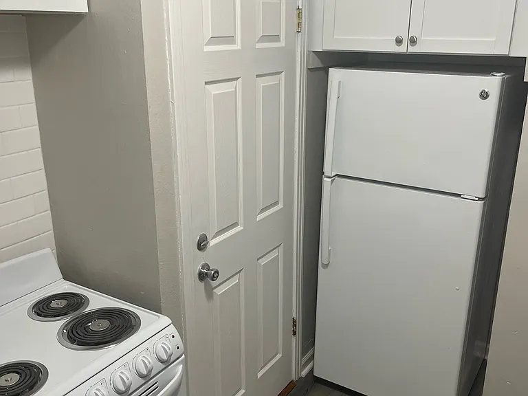 3608 Douglas Rd #2 — Photo 4