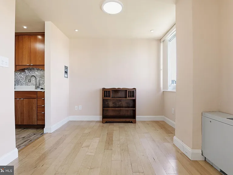 4520 King St #804 — Photo 8