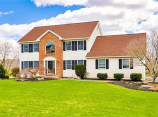 5240 Geissinger Rd, Zionsville, PA 18092