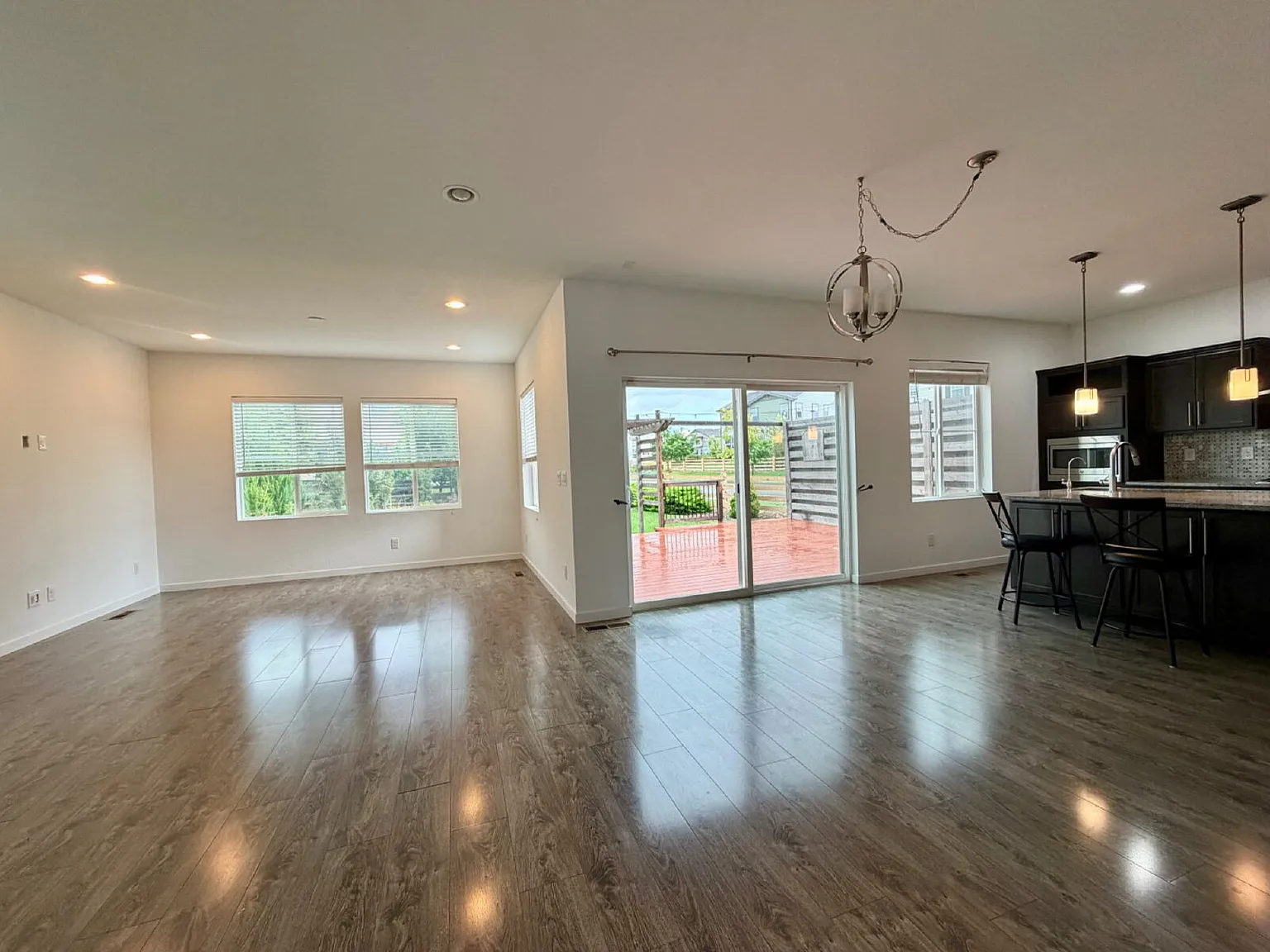 3 bed, 2.5 bath, 2147 sqft, $2,995 — Photo 4