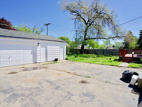 4th image of 264 Macarthur Dr