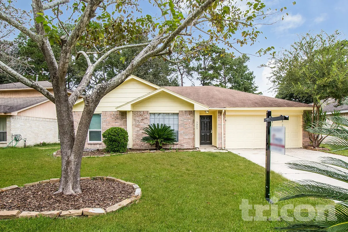 Photo 2 of 17 - 3623 Village Grove Dr - Humble, TX Building Photo - 3623 Village Grove Dr