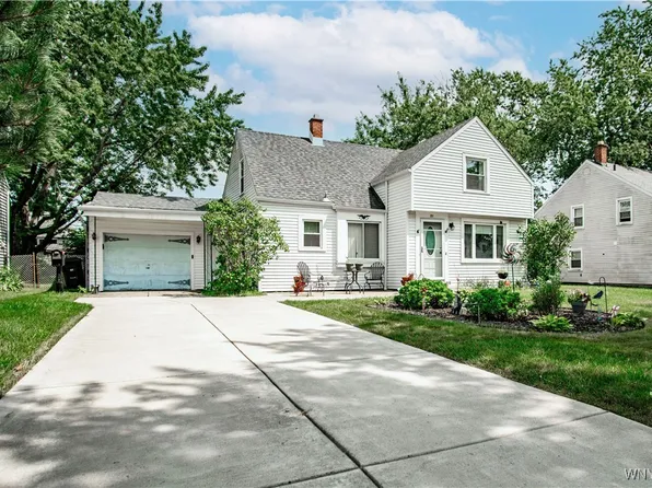 211 Kelvin Dr, Buffalo, NY 14223