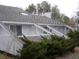 55 Griffing Rd, East Quogue, NY 11942