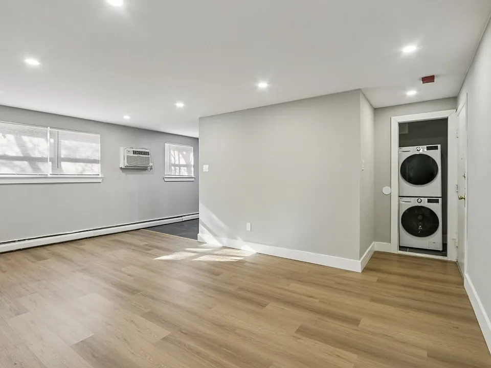 Oakland Terrace Apartments