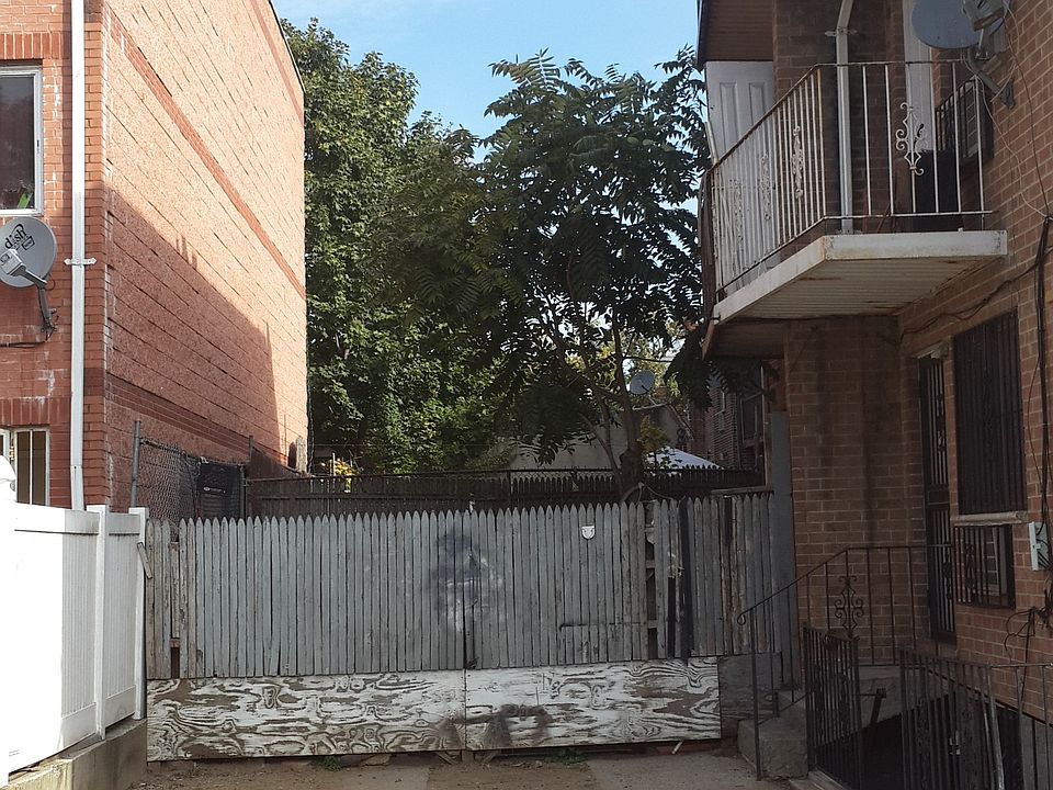 2nd image of 10501 Otis Ave