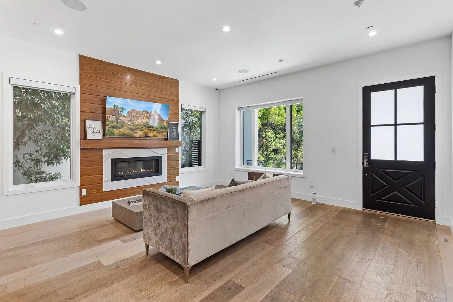 5 bed, 5.5 bath, 3872 sqft, $18,000 — Photo 3