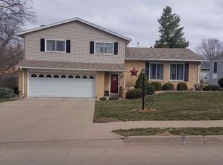 2704 Clearview Ave, Burlington, IA