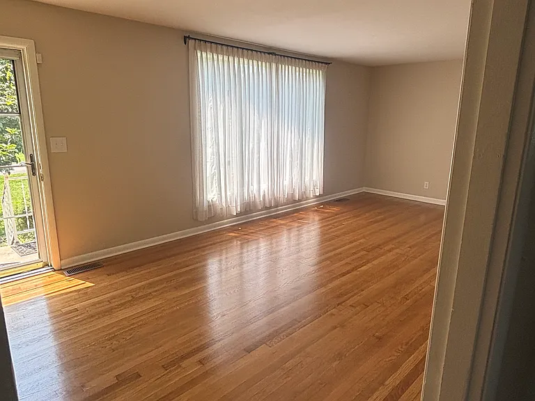 3004 Knud Dr — Photo 2