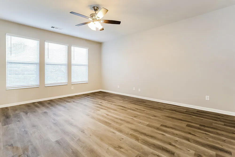 4 bed, 2.5 bath, 2986 sqft, $2,615 — Photo 4