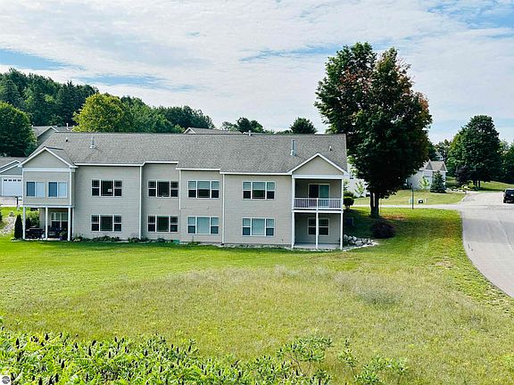 3rd image of 4615 Black Bear Dr