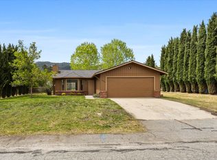 30020 Niblick Ln, Tehachapi, CA 93561