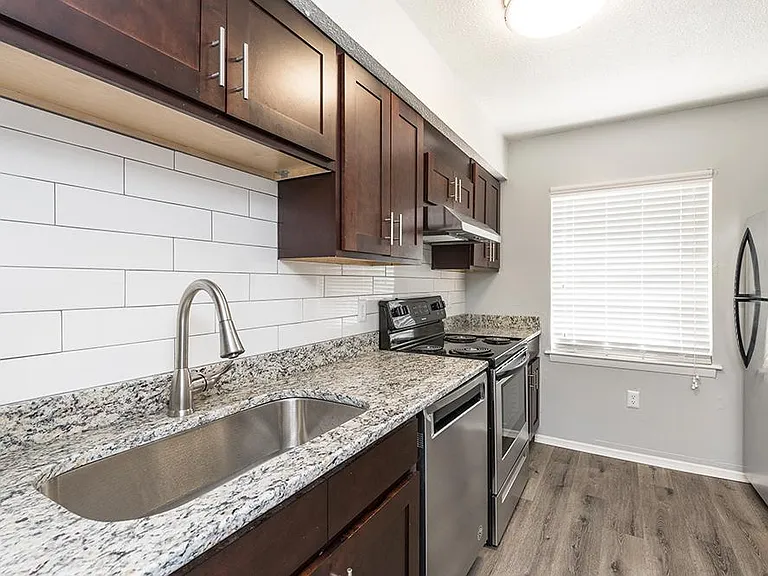 Carolina Breeze Apartments — Photo 19