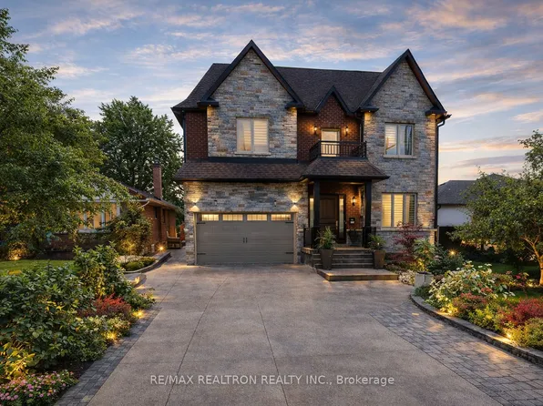 39 Whitburn Cres, Toronto, ON M3M 2S3