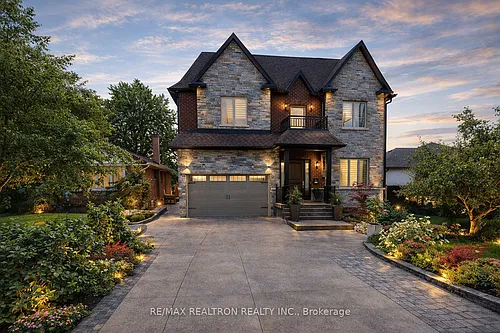 39 Whitburn Cres Photo 1