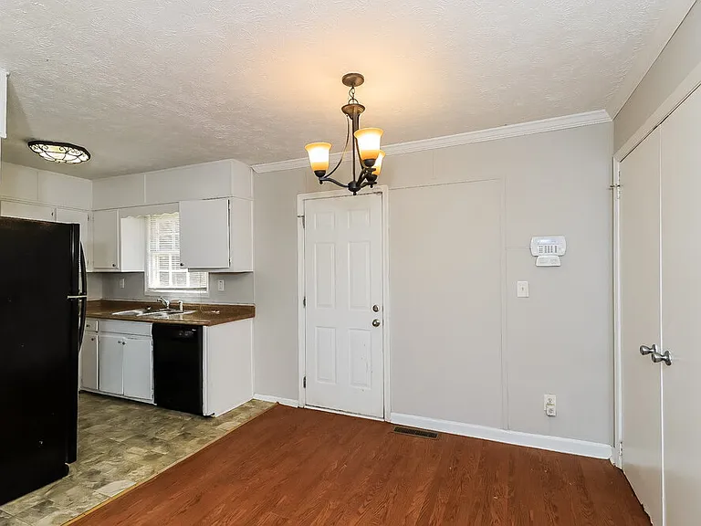 851 Grayson Hwy — Photo 10