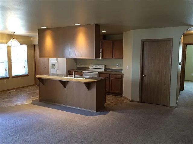 3 bed, 3.0 bath, 1840 sqft, $2,920 — Photo 3