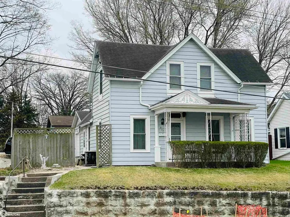 911 Linden St, Burlington, IA 52601