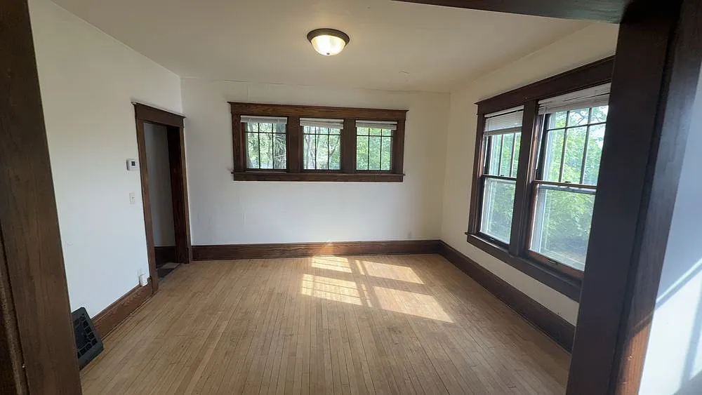 5 bed, 2.0 bath, 1176 sqft, $445 — Photo 4