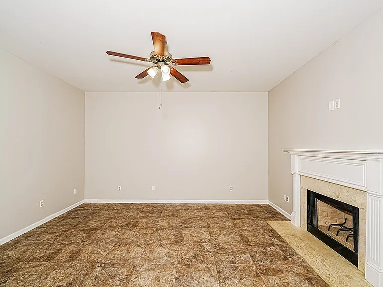 310 Hidden Ridge Dr — Photo 6