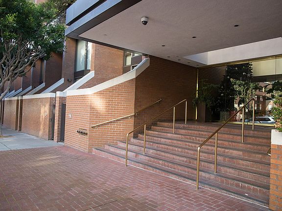 2nd image of 101 Lombard St APT 14