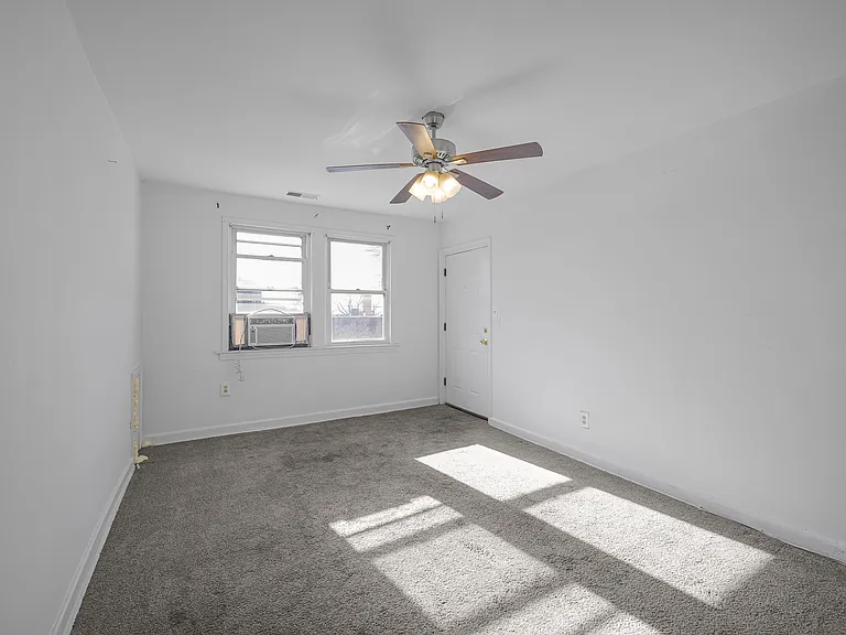 216 Orange St SE #4 — Photo 6