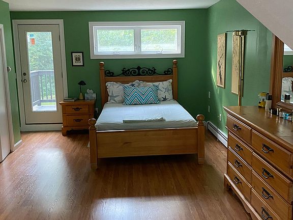 master bed, with deck