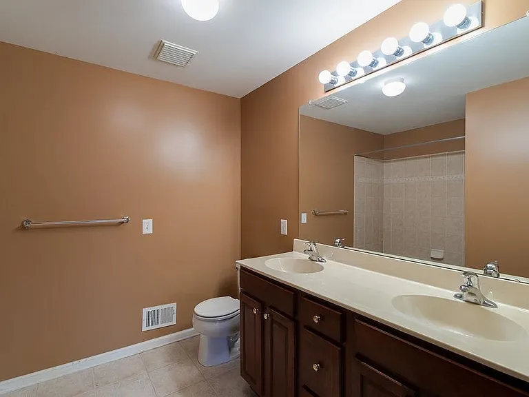 6 Carpenter Ct — Photo 14