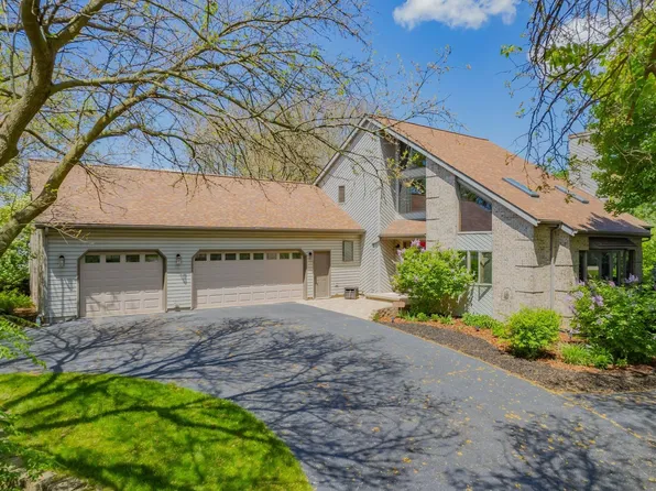 N1739 Friedel Rd, Fort Atkinson, WI 53538