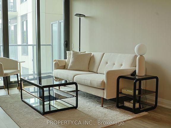 4th image of 280 Howland Ave #424
