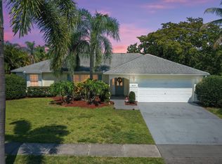 527 NE Solida Cir, Port Saint Lucie, FL 34983