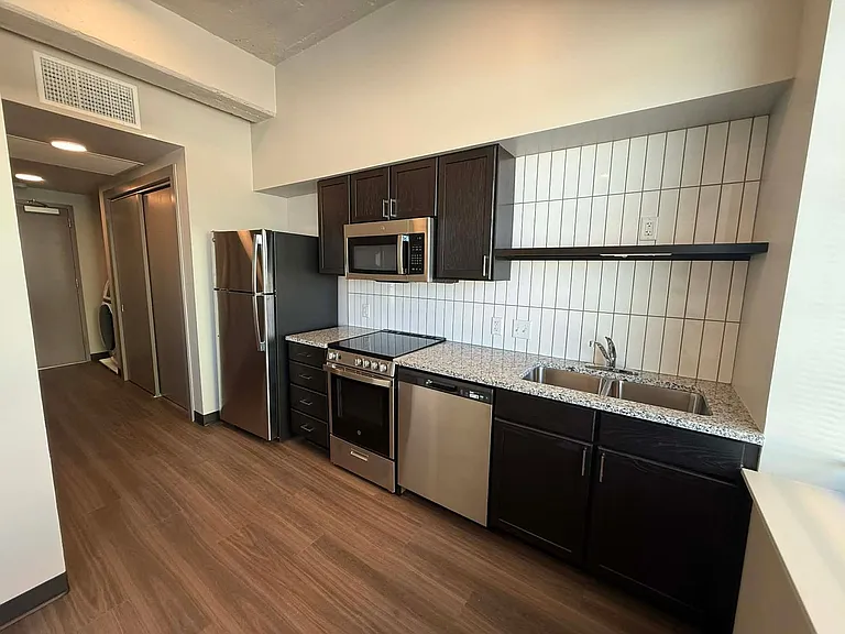 The Arnold Apartments — Photo 21