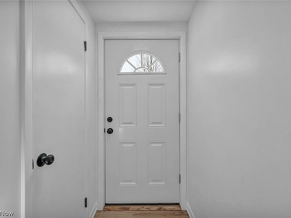 4th image of 161 E 216th St